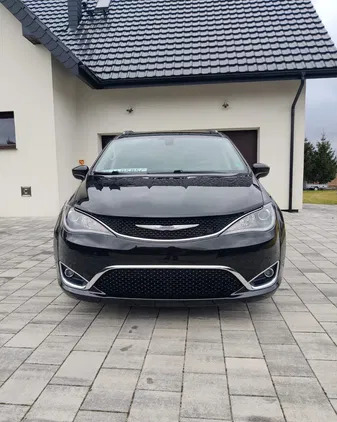 chrysler pacifica lubin Chrysler Pacifica cena 114000 przebieg: 114000, rok produkcji 2019 z Lubin